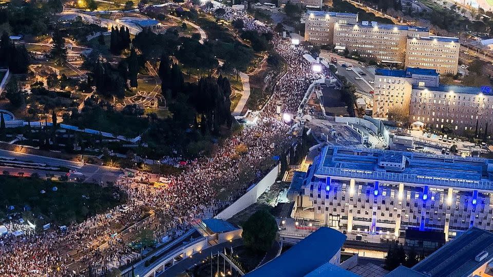 Thousands gathered in Jerusalem on Sunday to call for Netanyahu to step down. - Ilan Rosenberg/Reuters