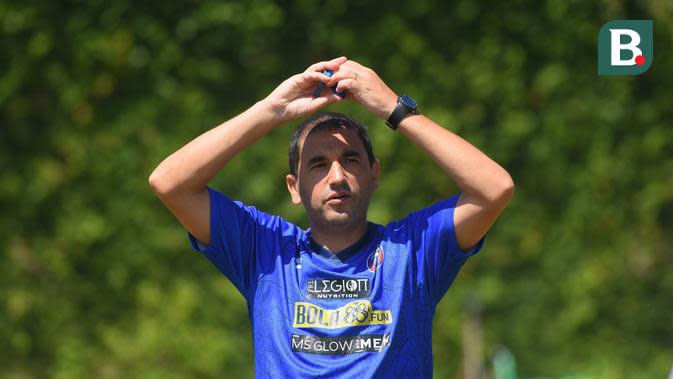 Pelatih Arema, Eduardo Almeida. (Bola.com/Iwan Setiawan)