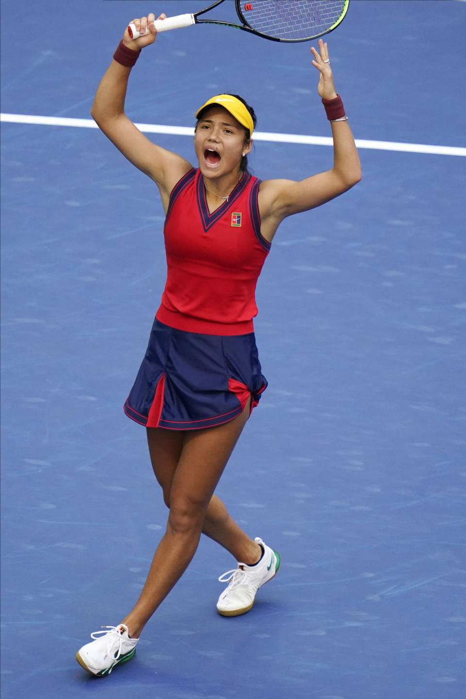 Emma Raducanu, of Britain, reacts after winning the first set against Leylah Fernandez, of Canada, during the women's singles final of the US Open tennis championships, Saturday, Sept. 11, 2021, in New York. (AP Photo/Frank Franklin II)