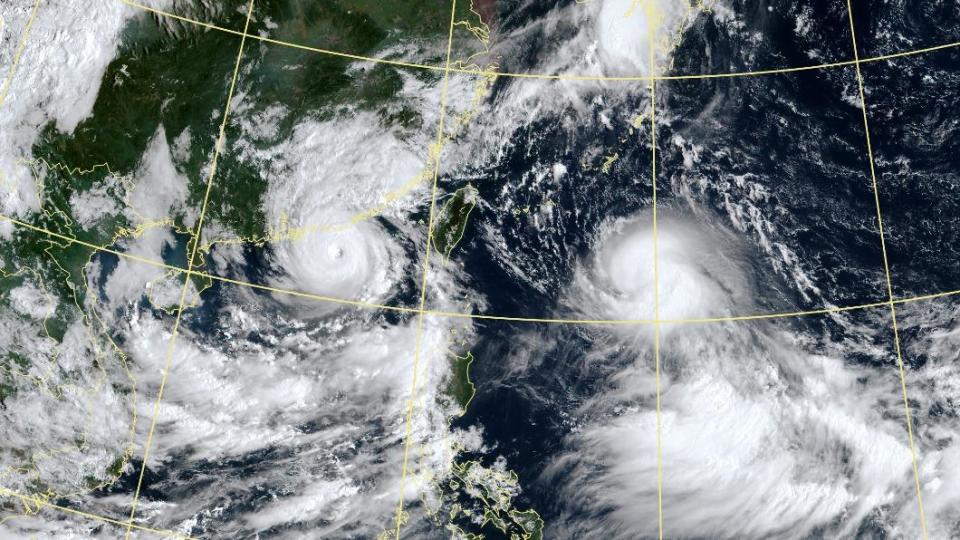 中央氣象局預計在今晚8時30分發布海上颱風警報。（圖／翻攝自中央氣象局）