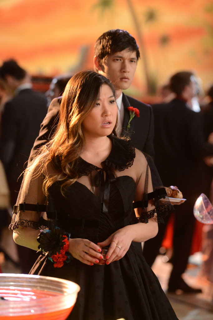 Mike (Harry Shum Jr., R) and Tina (Jenna Ushkowitz, L)