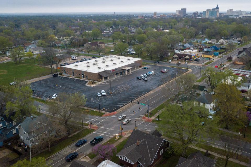 Central Topeka Grocery Oasis is moving forward with plans to build a sustainable grocery store on an acre it has leased from GraceMed  at S.W. 12th and Washburn.