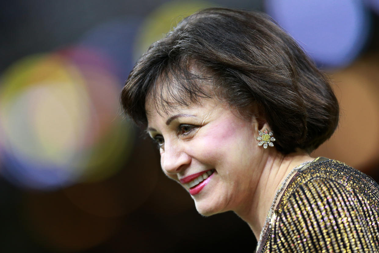 Gayle Benson played the role of Santa Claus for hundreds of New Orleans Christmas shoppers. (Getty)