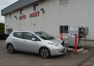 2015 Nissan Leaf at ChargePoint fast charger at DeCormier Nissan, Manchester, CT [photo John Briggs]