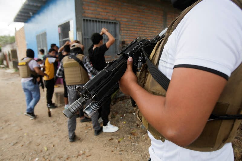 FILE PHOTO: Honduras declares national emergency over gang extortions