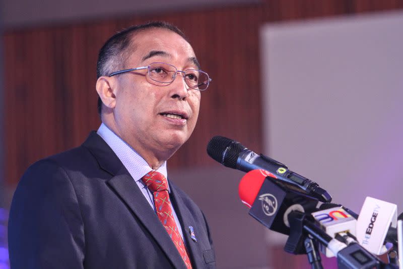 Datuk Seri Salleh Said Keruak said that Sabahans will not think twice to change the government if they are not happy with developments in the state. ― Picture by Shafwan Zaidon