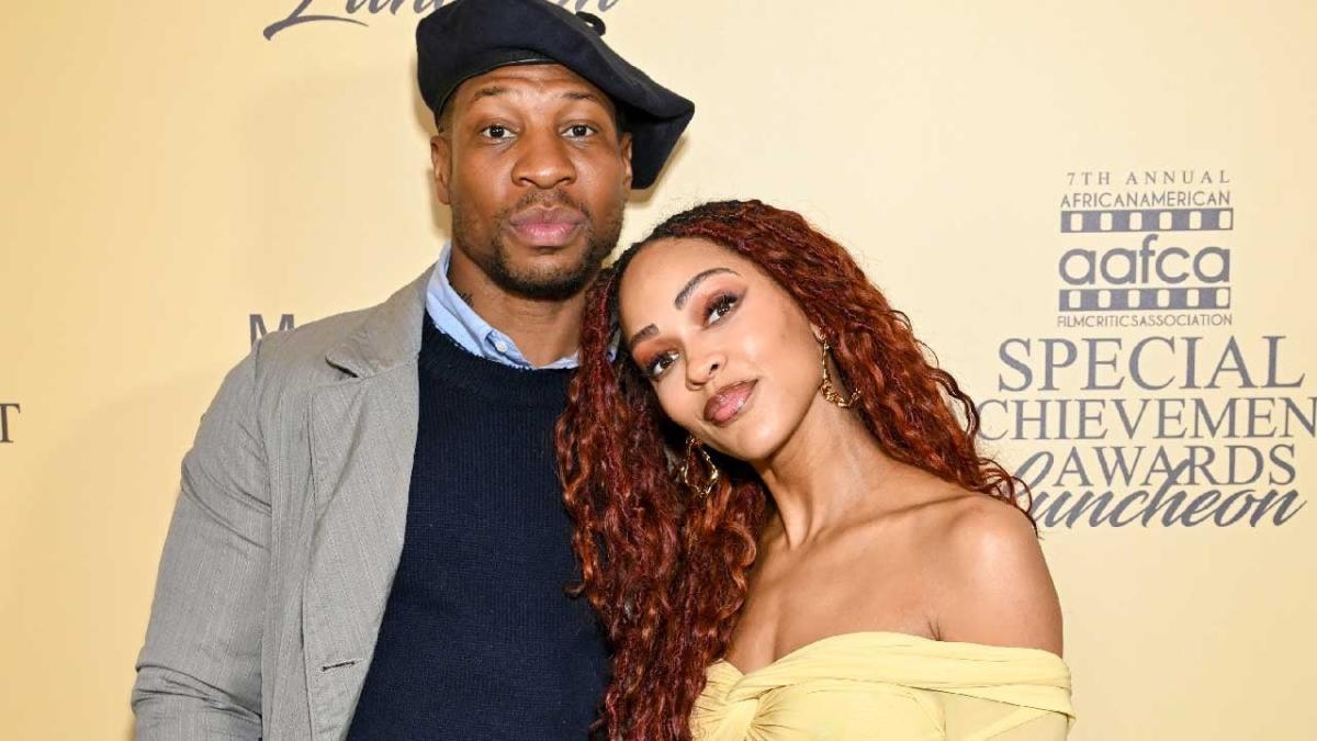 Jonathan Majors y su novia Meagan Good debutan en la alfombra roja tras su veredicto de agresión