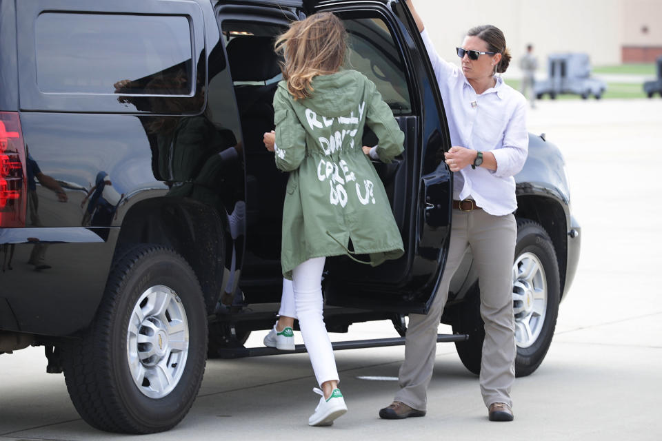 Melania Trump climbs into her motorcade wearing a jacket that says "I Don't Really Care, Do U?" after traveling to Texas to visit facilities that house children taken from their parents at the U.S.-Mexico border June 21, 2018. (Photo: Chip Somodevilla via Getty Images)