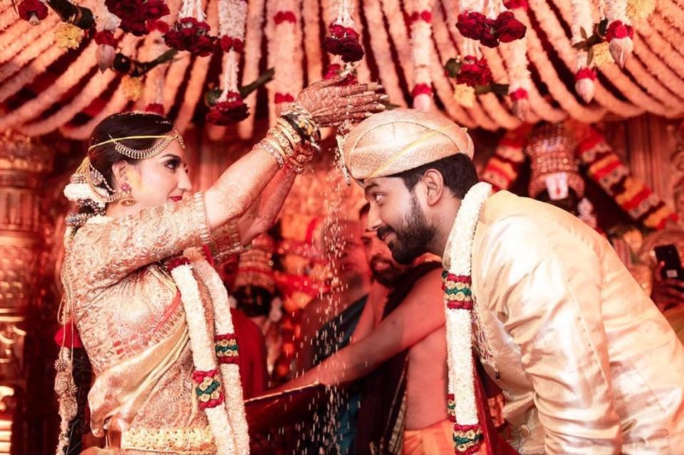 How romantic is the idea of getting married twice, but to the same person? <em>Saath Nibhana Saathiya</em> fame Lovey Sasan had a Sikh wedding ceremony with beau Koushik Krishnamurthy in February 2019, and the couple tied the knot again on May 29th, 2019, this time following South Indian rituals. They threw a grand reception party in Amritsar; in traditional jewelry,<em> sindoor, and chooda,</em> the bride looked like a daydream.