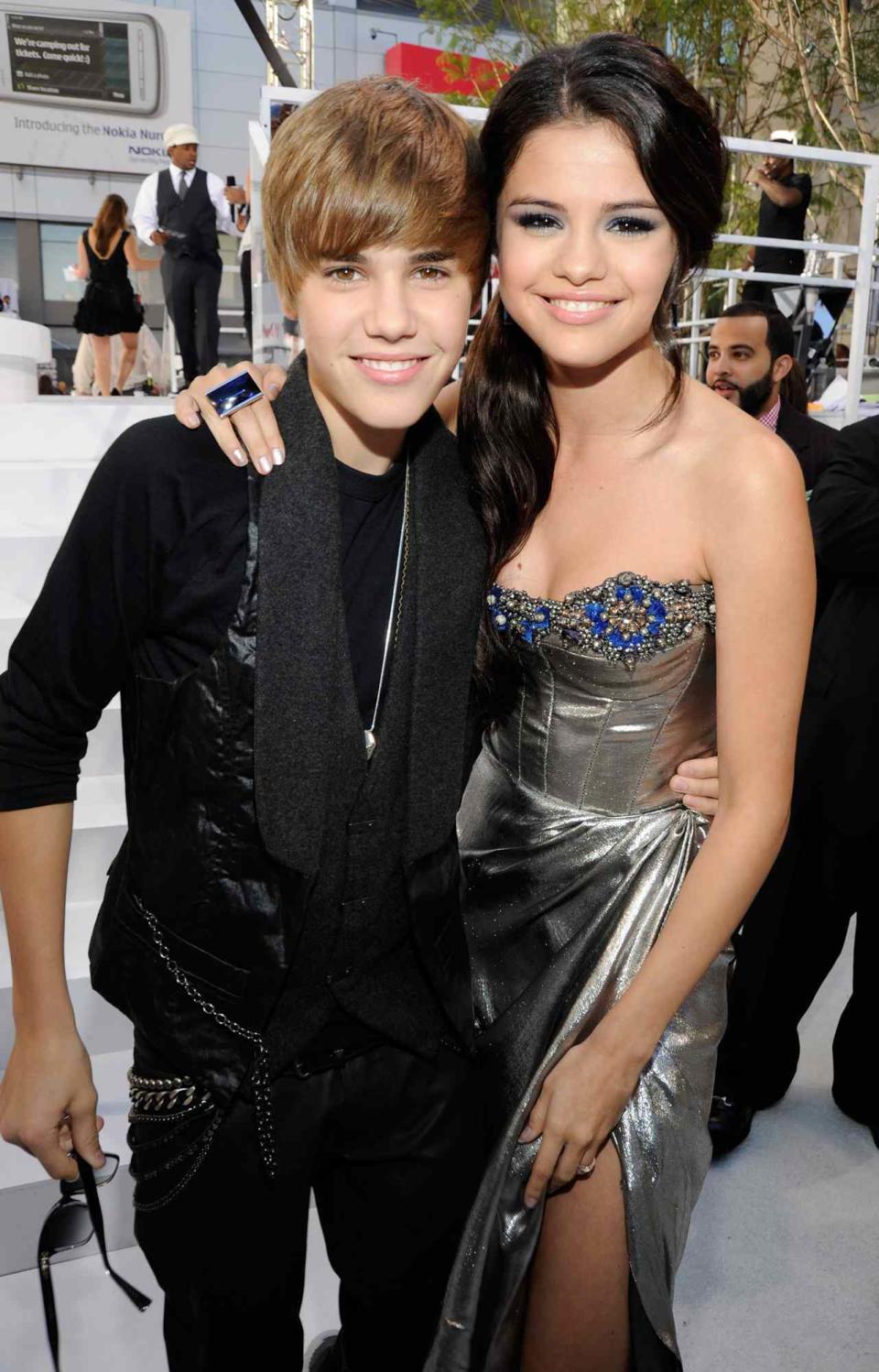 Justin Bieber and Selena Gomez arrives at the 2010 MTV Video Music Awards held at Nokia Theatre L.A. Live on September 12, 2010 in Los Angeles, California