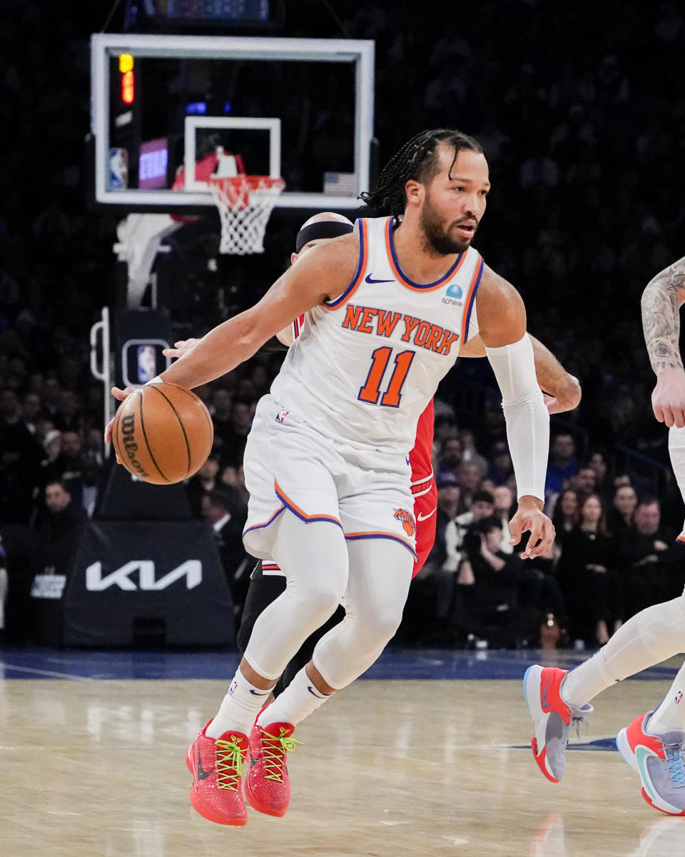 New York Knicks guard Jalen Brunson (11) drives to the basket during the first half of an NBA basketball game against the Chicago Bulls in New York, Wednesday, Jan. 3, 2024. (AP Photo/Peter K. Afriyie)