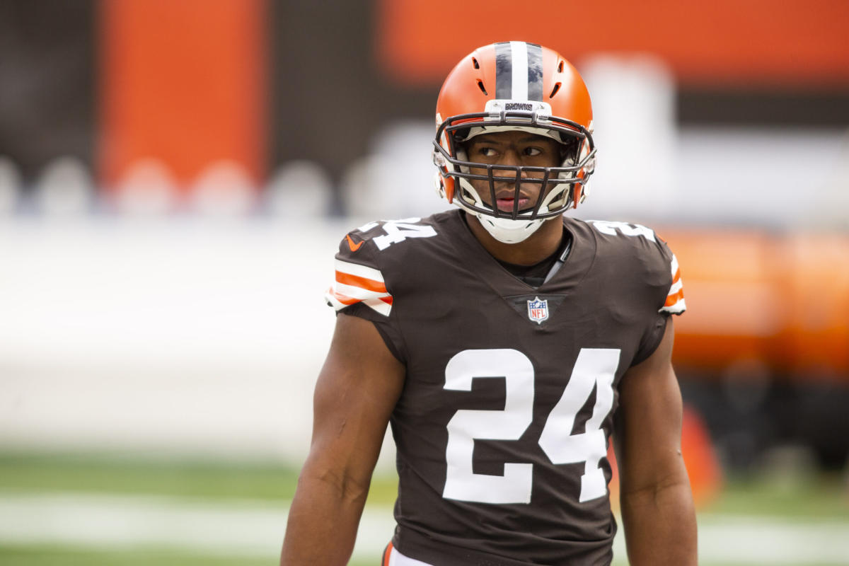 LeBron, Sports World Show Support for Browns' Nick Chubb After