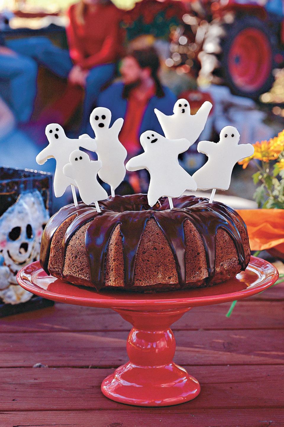 Pumpkin Cake With Little Ghosts