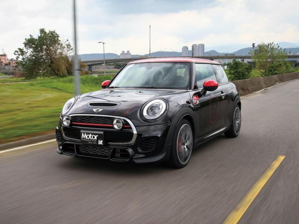 【焦點路試】稀有手排鋼砲 MINI John Cooper Works 6MT