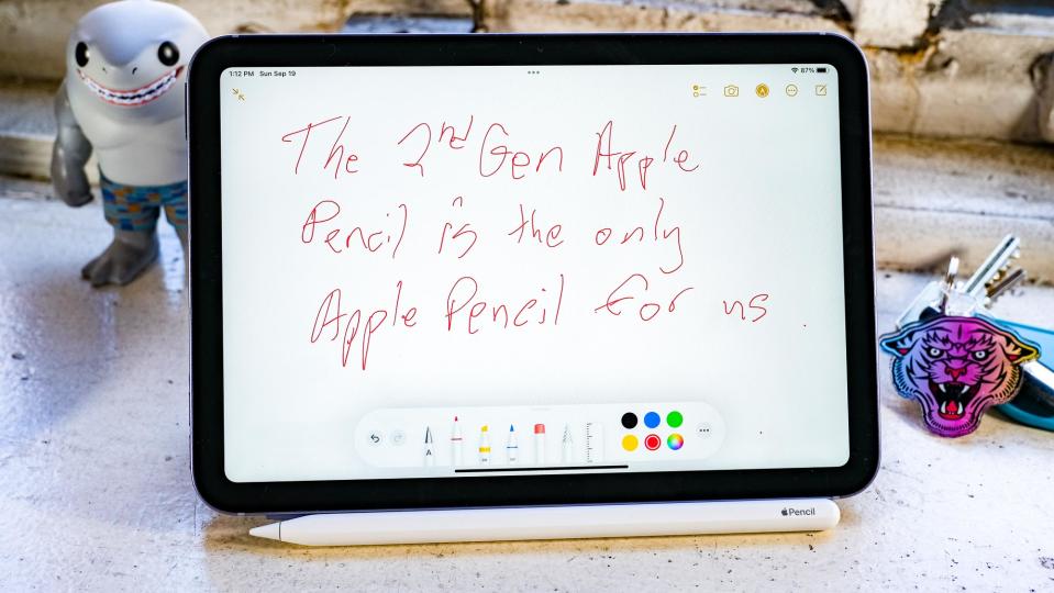 The iPad mini 6 2021 with a hand-written note