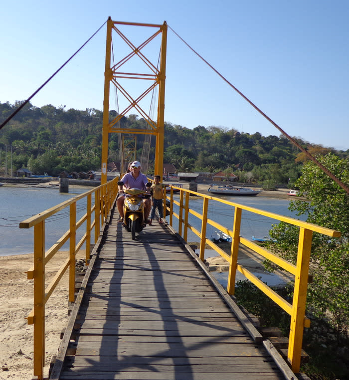 Yellow bridge: The bridge that connects Nusa Lembongan and Nusa Ceningan.