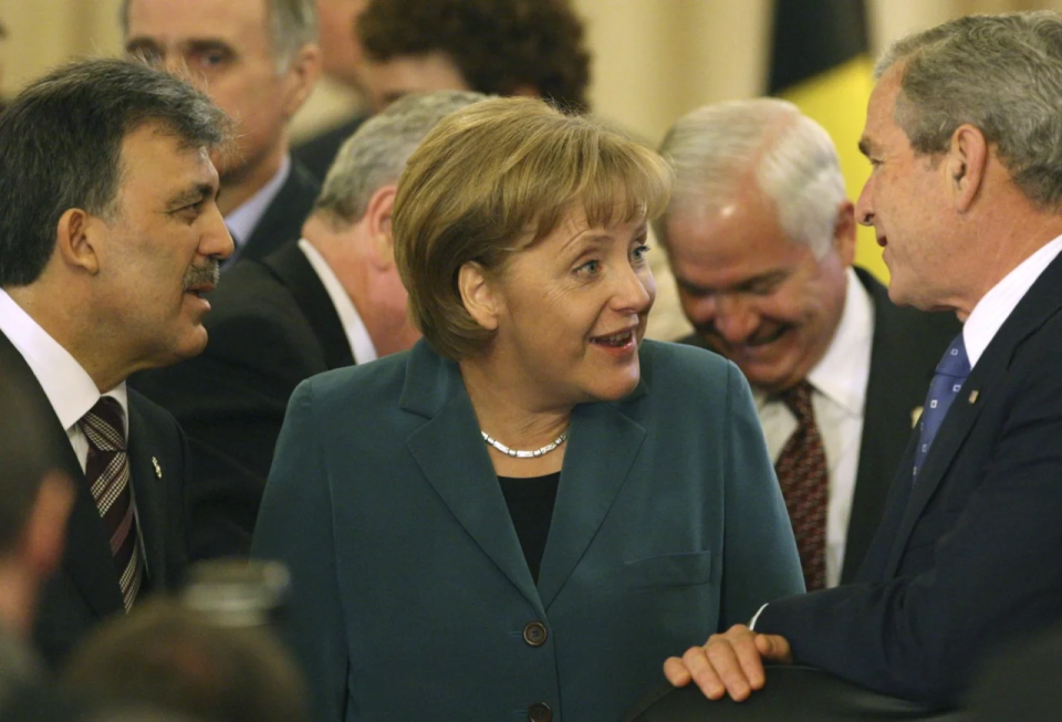 Chancellor Angela Merkel (center) at NATO's Bucharest Summit in 2008 virtually halted Ukraine's accession to the Alliance <span class="copyright">REUTERS/Oleg Popov</span>