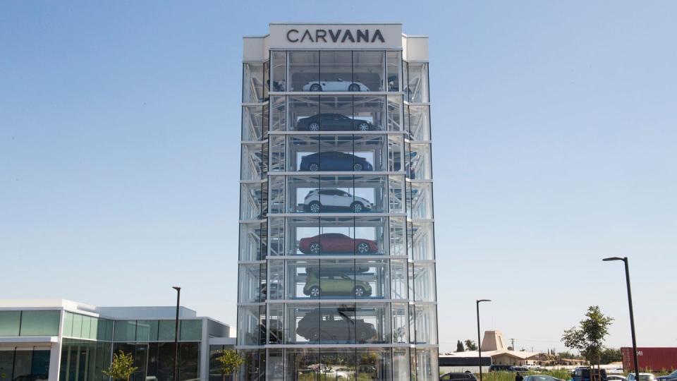 carvana teetering tower