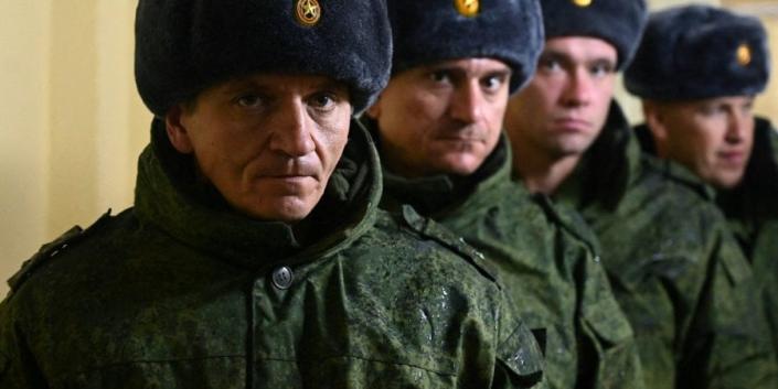 Mobilized Russians at the front in Ukraine are facing problems, British intelligence said