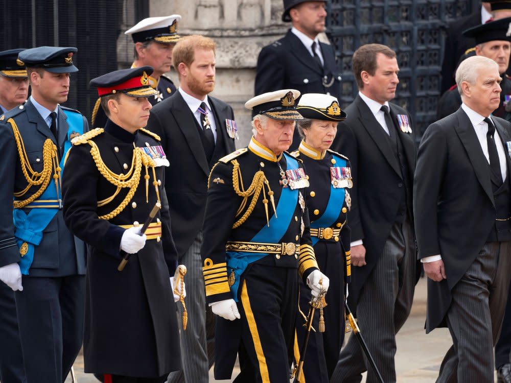 Die königliche Familie beim Abschied von Queen Elizabeth II. (Bild: imago/PA Images)