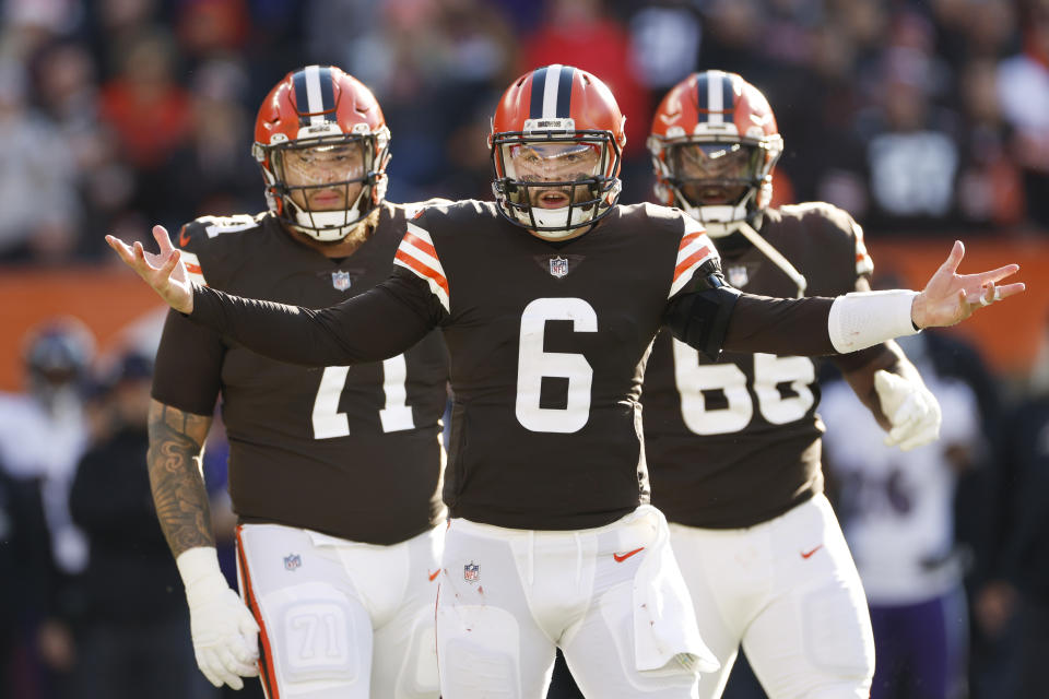 Cleveland Browns quarterback Baker Mayfield (6) is on the COVID-19 reserve list hoping to be cleared for Monday's game. (AP Photo/Ron Schwane)