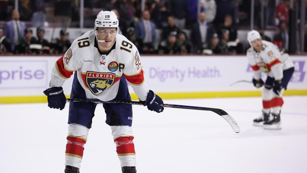 Florida Panthers' Matthew Tkachuk fined $5,000 for cross-checking