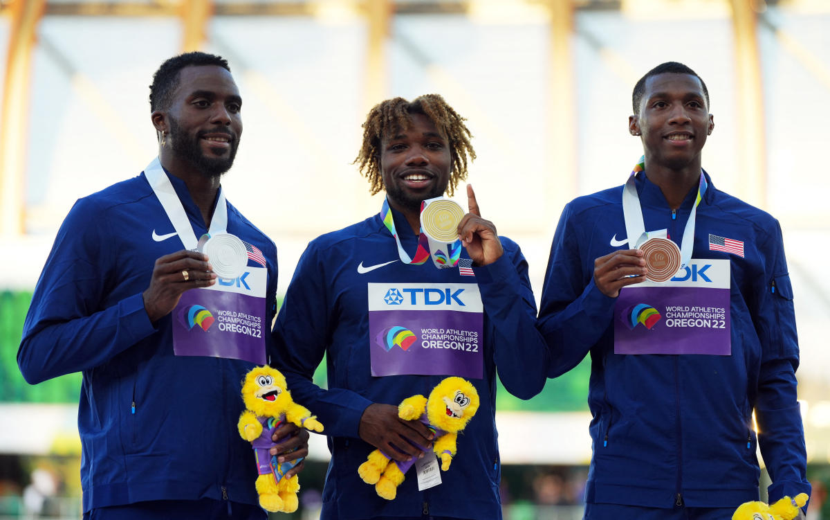 Noah Lyles (USA) rips his jersey off after winning his 200 meter world  championship title in a world leading time of 19.31 during the afternoon  sessio Stock Photo - Alamy