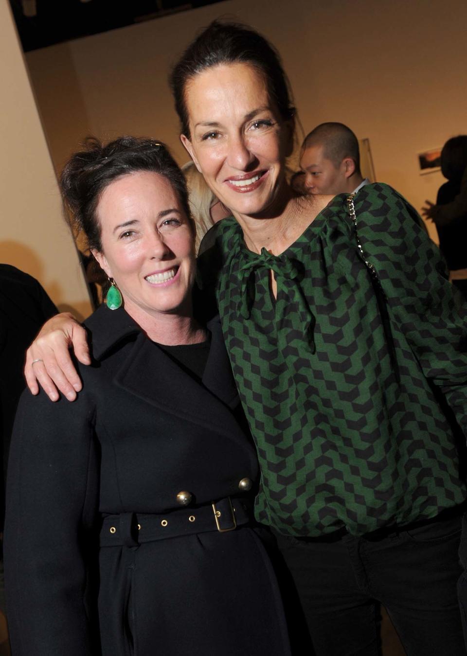 Kate Spade, left, and Cynthia Rowley at the opening of Annie Leibovitz’s “Pilgrimage” exhibit at Manhattan’s Pace/MacGill gallery in 2011. (Photo: Steve Eichner/Penske Media/Rex/Shutterstock)