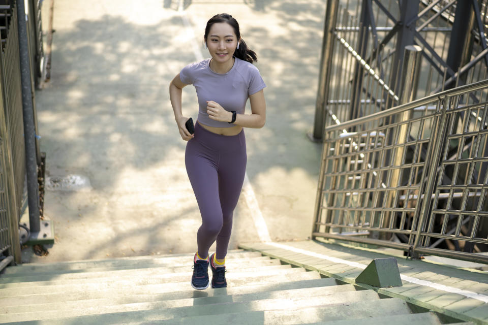 流汗愈多減脂效果愈好？空腹跑步更容易瘦？跑前喝咖啡因和蛋白飲加速脂肪代謝。（Getty images）