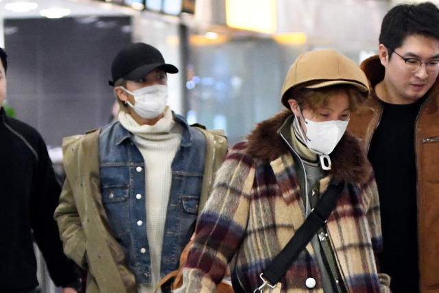 BTS' Suga pulls off chic all-black fashion at airport