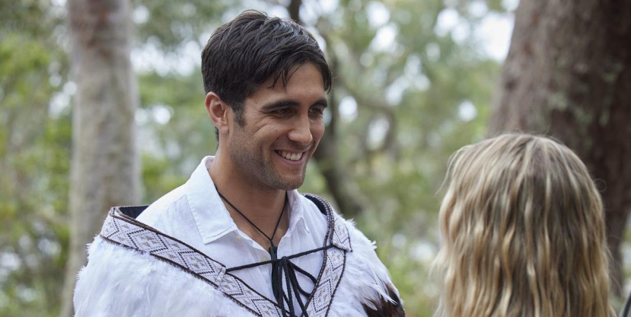 felicity newman and tane parata's wedding in home and away