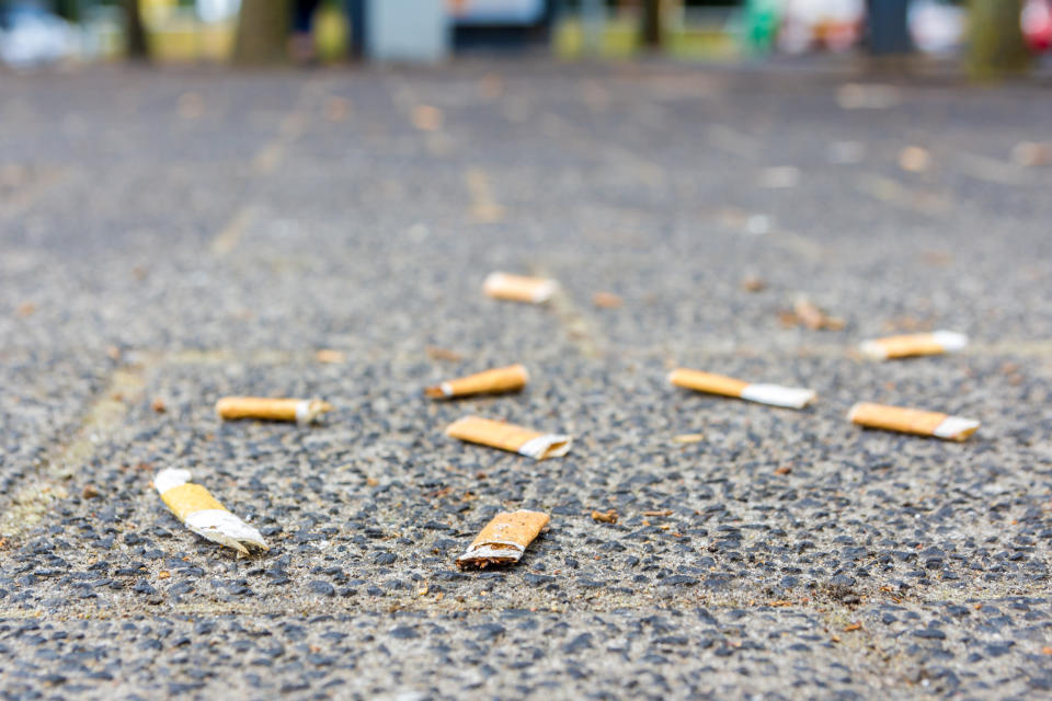 Cigarrillos en la calle (Getty).