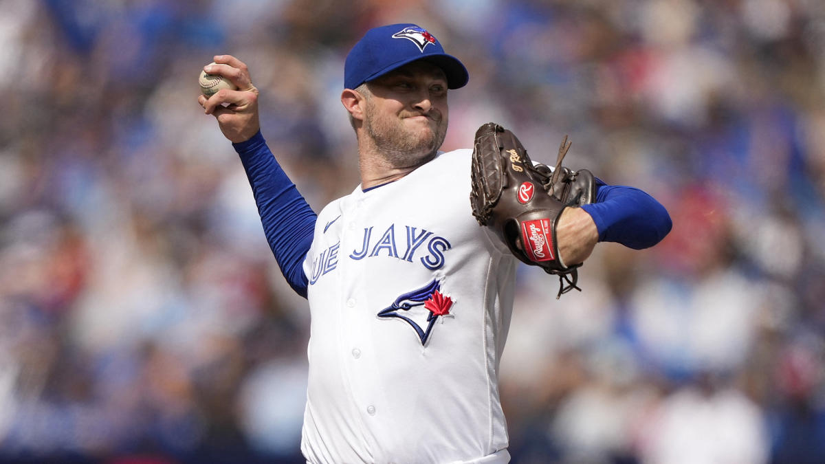 Blue Jays put Adam Cimber on 15-day IL, recall Bowden Francis