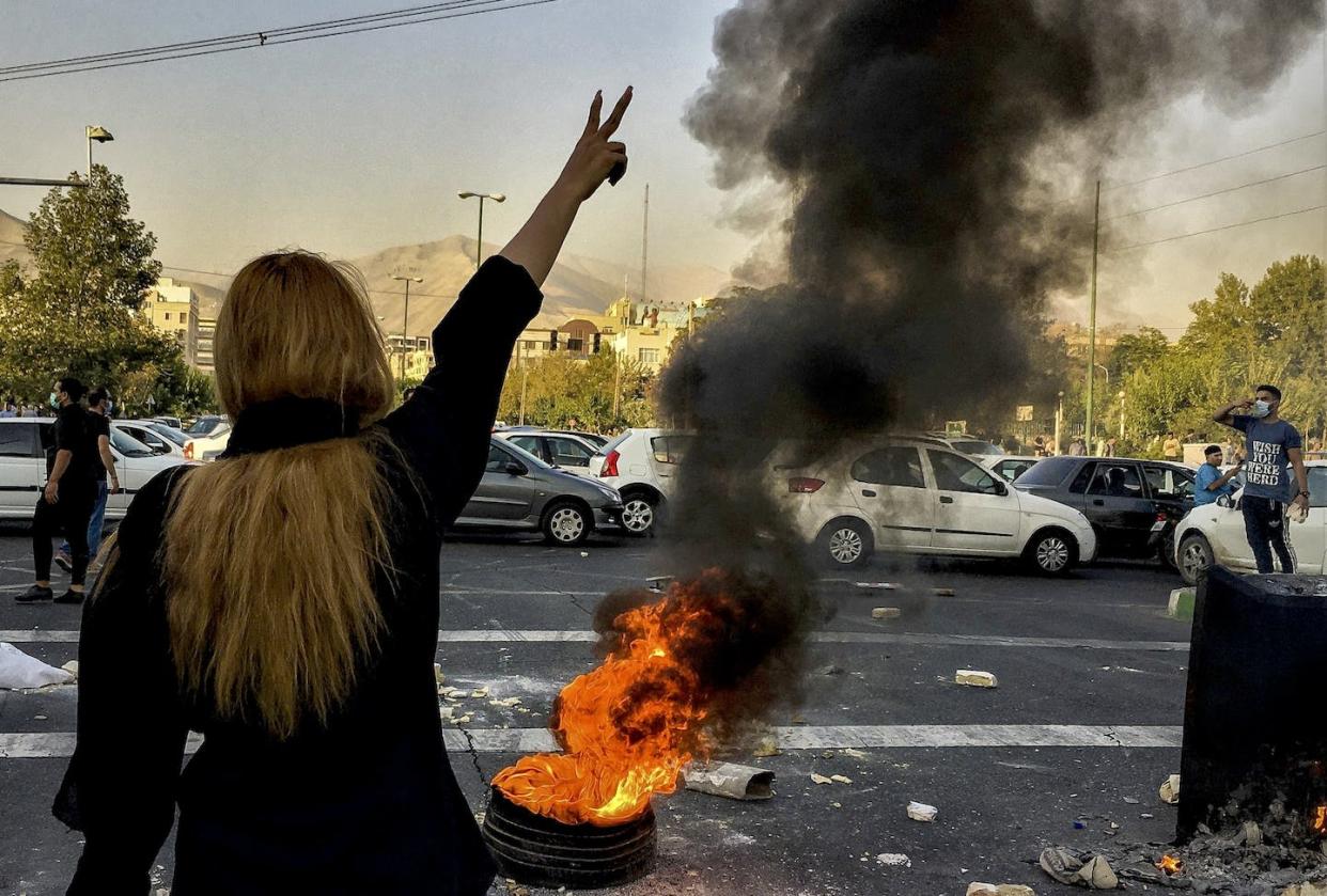 In much of the media outside Iran, female protesters not wearing the headscarf have been highlighted as symbols of defiance. <a href="https://newsroom.ap.org/detail/IranProtests/61ea947c119b40ab8d64c0b1f701fe35/photo?Query=iran%20protest%20woman&mediaType=photo&sortBy=&dateRange=Anytime&totalCount=624&currentItemNo=294" rel="nofollow noopener" target="_blank" data-ylk="slk:AP Photo/Middle East Images, File;elm:context_link;itc:0;sec:content-canvas" class="link ">AP Photo/Middle East Images, File</a>