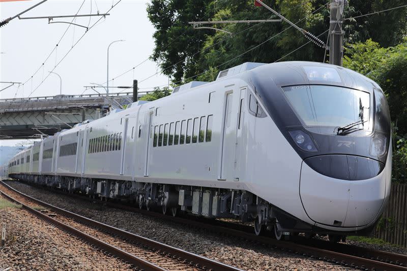 台鐵EMU3000型新自強號城際列車將於12月29日正式上線營運（圖／台鐵提供）