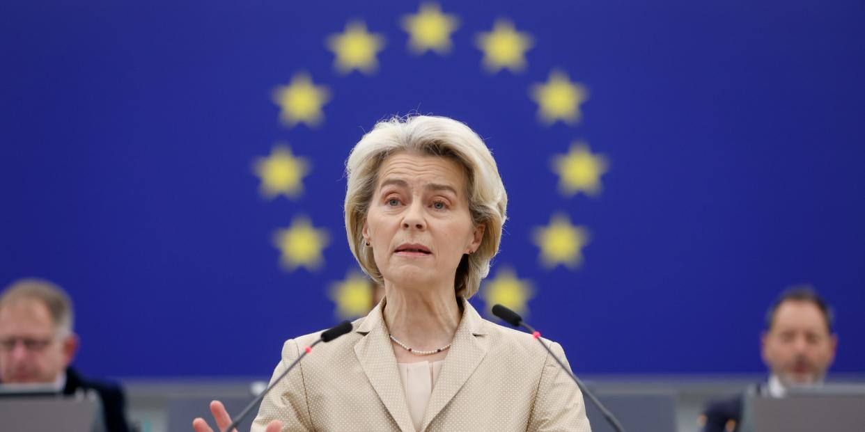 Ursula von der Leyen, Präsidentin der Europäischen Kommission, hält ihre Rede im Europäischen Parlament.<span class="copyright">Jean-Francois Badias/AP/dpa</span>