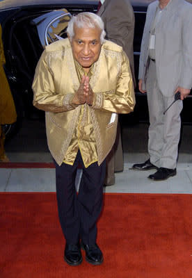 Kumar Pallana at the Beverly Hills premiere of DreamWorks' The Terminal