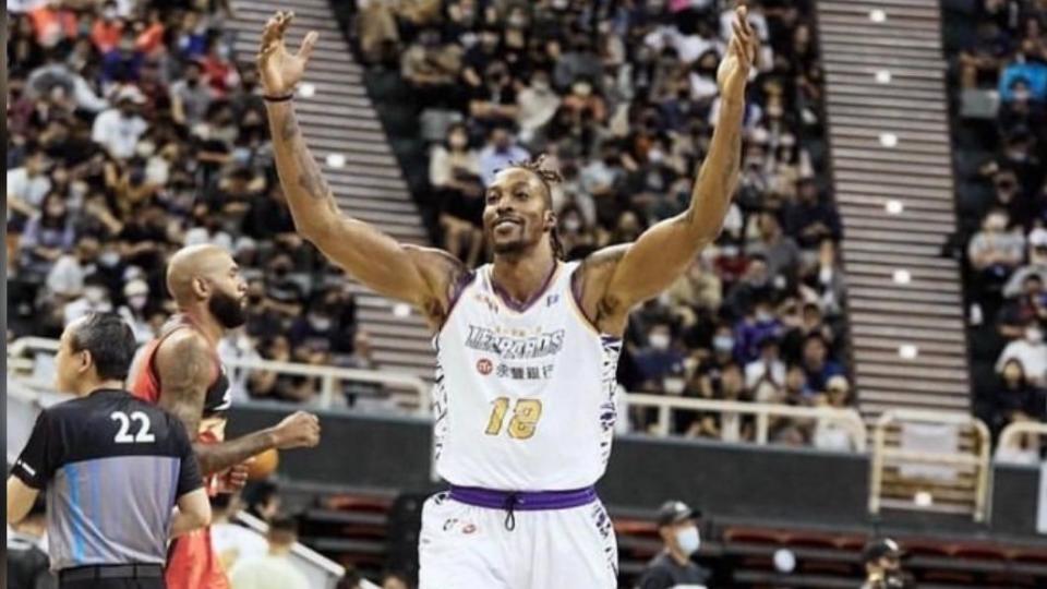 魔獸20日對戰台中太陽吞下來台首敗。（圖／翻攝自Dwight Howard IG）