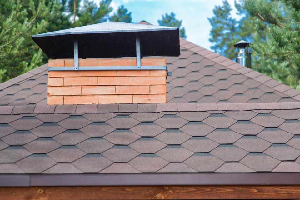 Flexible bitumen or slate shingles. 