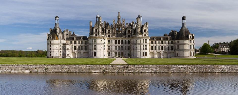 Est inspiré du château de Chambord en France