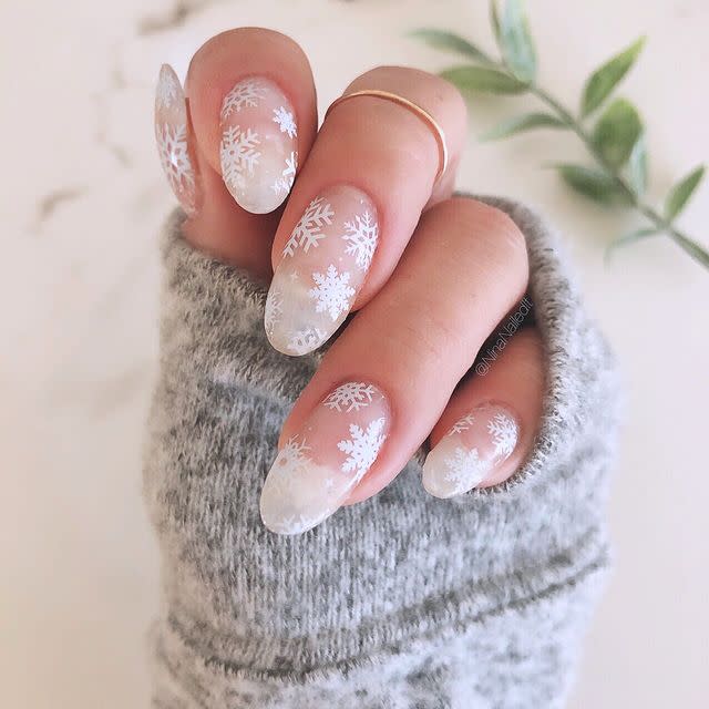 <p>Um, heads up—these snowflake nails are actually <a href="https://www.goscratch.it/products/ninanailedit-monthly-mani-kit" rel="nofollow noopener" target="_blank" data-ylk="slk:Scratch nail wraps;elm:context_link;itc:0;sec:content-canvas" class="link ">Scratch nail wraps</a>. YUP. So if you can't paint your nails for the life of you, and you don't exactly want to drop the cash on a salon treatment, try these Wonderland nail wraps and live your best snowflake life. </p><p><a href="https://www.instagram.com/p/B4-QSkdjmR4/" rel="nofollow noopener" target="_blank" data-ylk="slk:See the original post on Instagram;elm:context_link;itc:0;sec:content-canvas" class="link ">See the original post on Instagram</a></p>