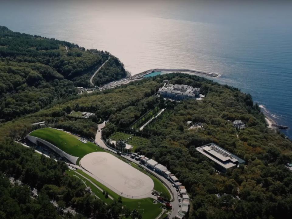 putin black sea palace