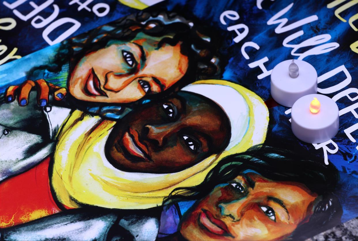 &nbsp;An illustration is seen during a commemoration ceremony at the Federal Plaza in Chicago, IL, United States on June 22, 2017 for Nabra Hassanen, who was murdered on her way back to an overnight event at the All Dulles Area Muslim Society in Fairfax, Virginia.&nbsp; (Photo: Anadolu Agency via Getty Images)