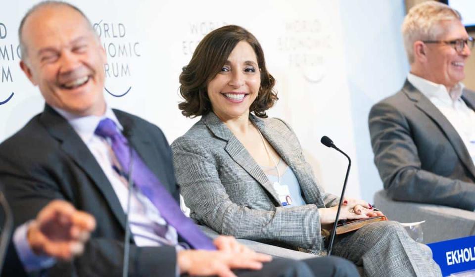 Linda Yaccarino durante una charla en el Foro Económico Mundial de 2019. Foto: Cortesía WEF en Flickr.