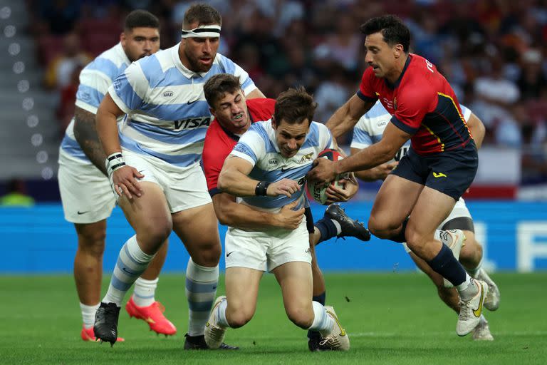 Nicolás Sánchez es uno de los veteranos que tuvieron largo protagonismo en el test match contra España en Madrid; la selección argentina recupera a varios referentes camino al Mundial de Francia.