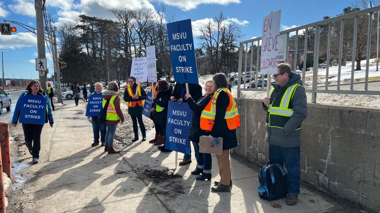 Members of the Mount Saint Vincent University Faculty Association were on the picket line Monday afternoon. (Paul Poirier/CBC - image credit)