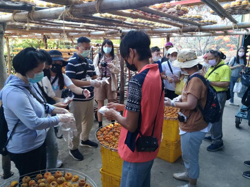 職人帶路農村瘋體驗〜大北坑生態工法導覽　旱坑社區柿染體驗