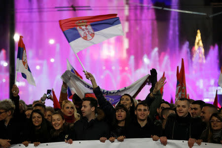 Supporters of Serbian President Aleksandar Vucic and Russian President Vladimir Putin walk towards St Sava temple in Belgrade, Serbia, January 17, 2019. REUTERS/Bernadett Szabo