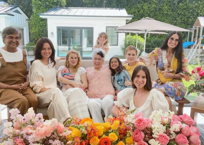 Cuatro generaciones de madres e hijas en la familia de Bruce Willis