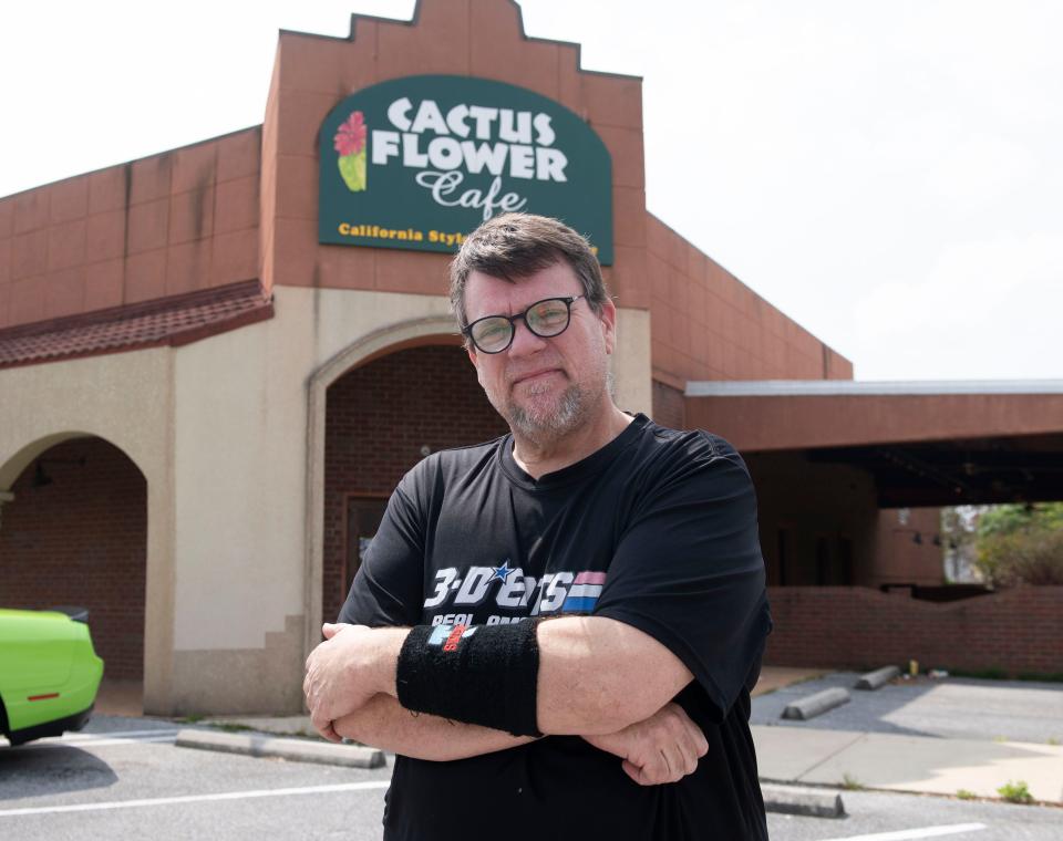 3-D Eats owner Sean DeSmet is opening a new Pensacola location in the old Cactus Flower Cafe building on Highway 98 West. DeSmet expects the latest restaurant to be up and running in June.